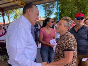 Lleva Antonio Menéndez servicios y apoyos a El Colorado con la Caravana del Bienestar.