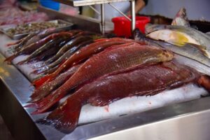 Presentan lista oficial de precios para la venta de pescados en Cuaresma