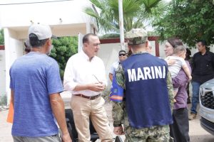 Alcalde Menéndez encabeza brigada integral en El Colorado para garantizar seguridad y salud en albergue*